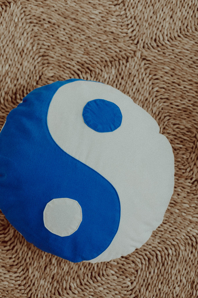 yin yang cushion | marine blue